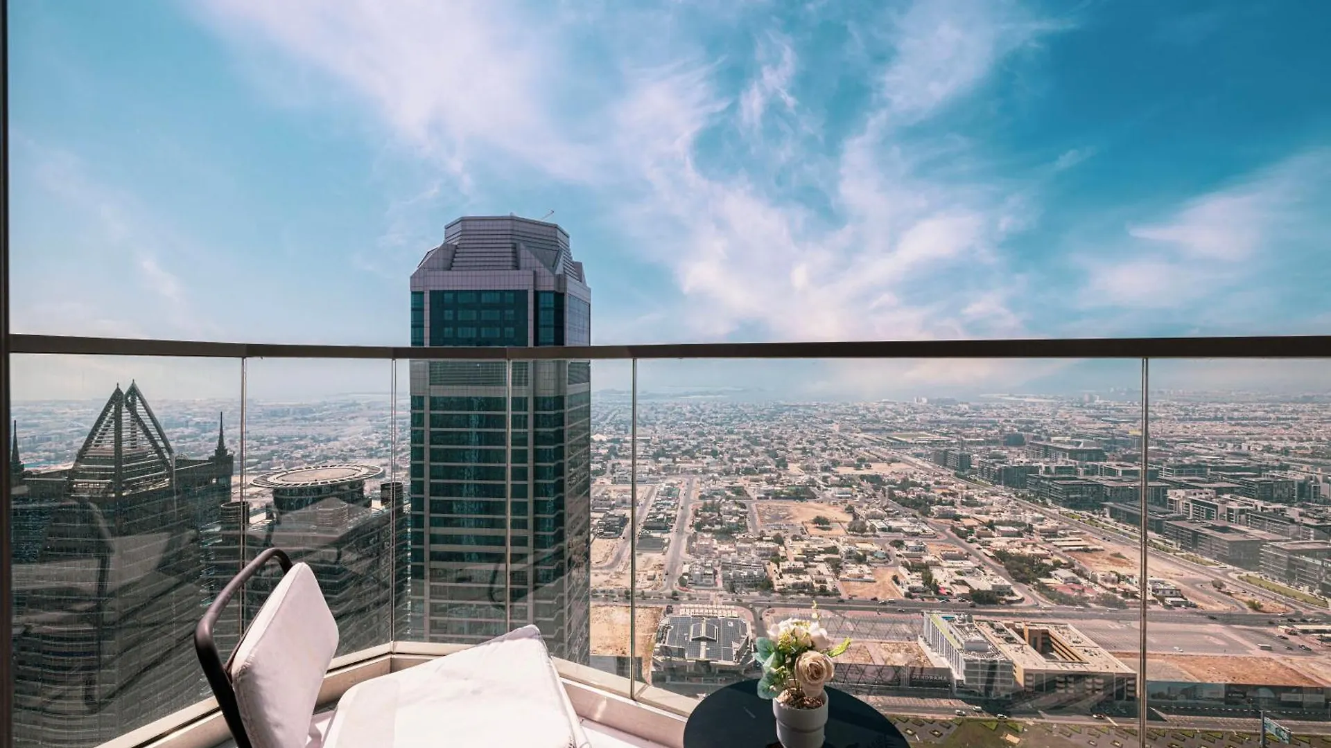 Smartstay At Paramount Tower - Sea And Downtown Views - Infinity Pool - Modern Luxury Residences Dubai