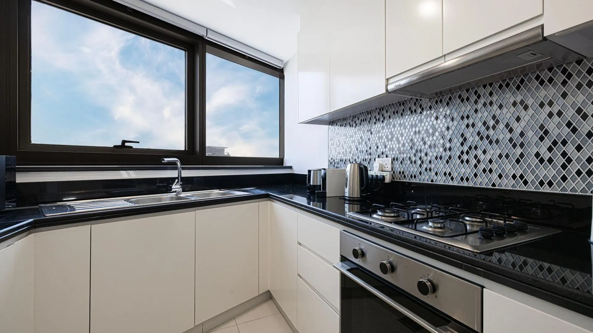 דובאי Smartstay At Paramount Tower - Sea And Downtown Views - Infinity Pool - Modern Luxury Residences איחוד האמירויות הערביות