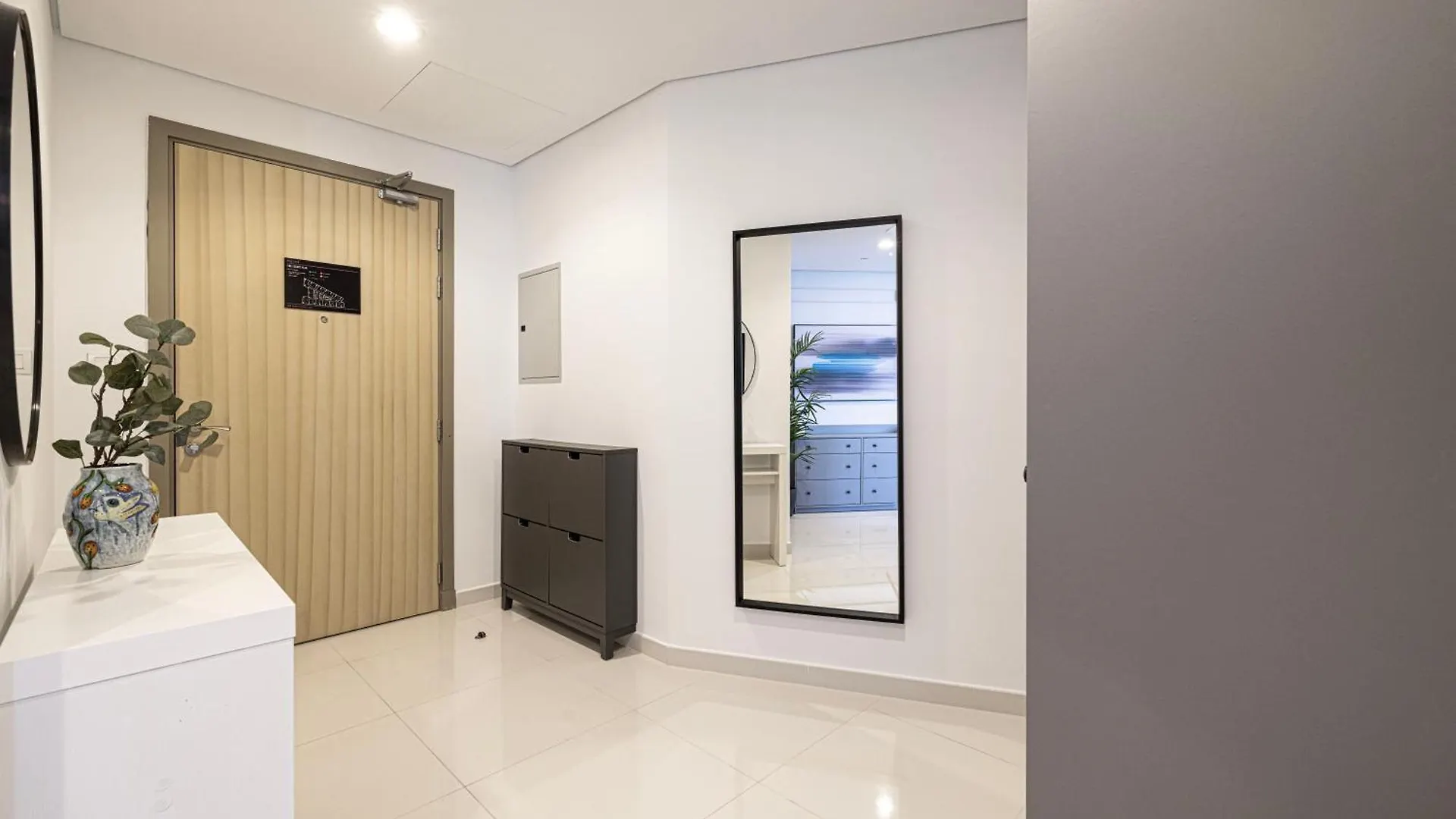 Smartstay At Paramount Tower - Sea And Downtown Views - Infinity Pool - Modern Luxury Residences Dubai Apartment