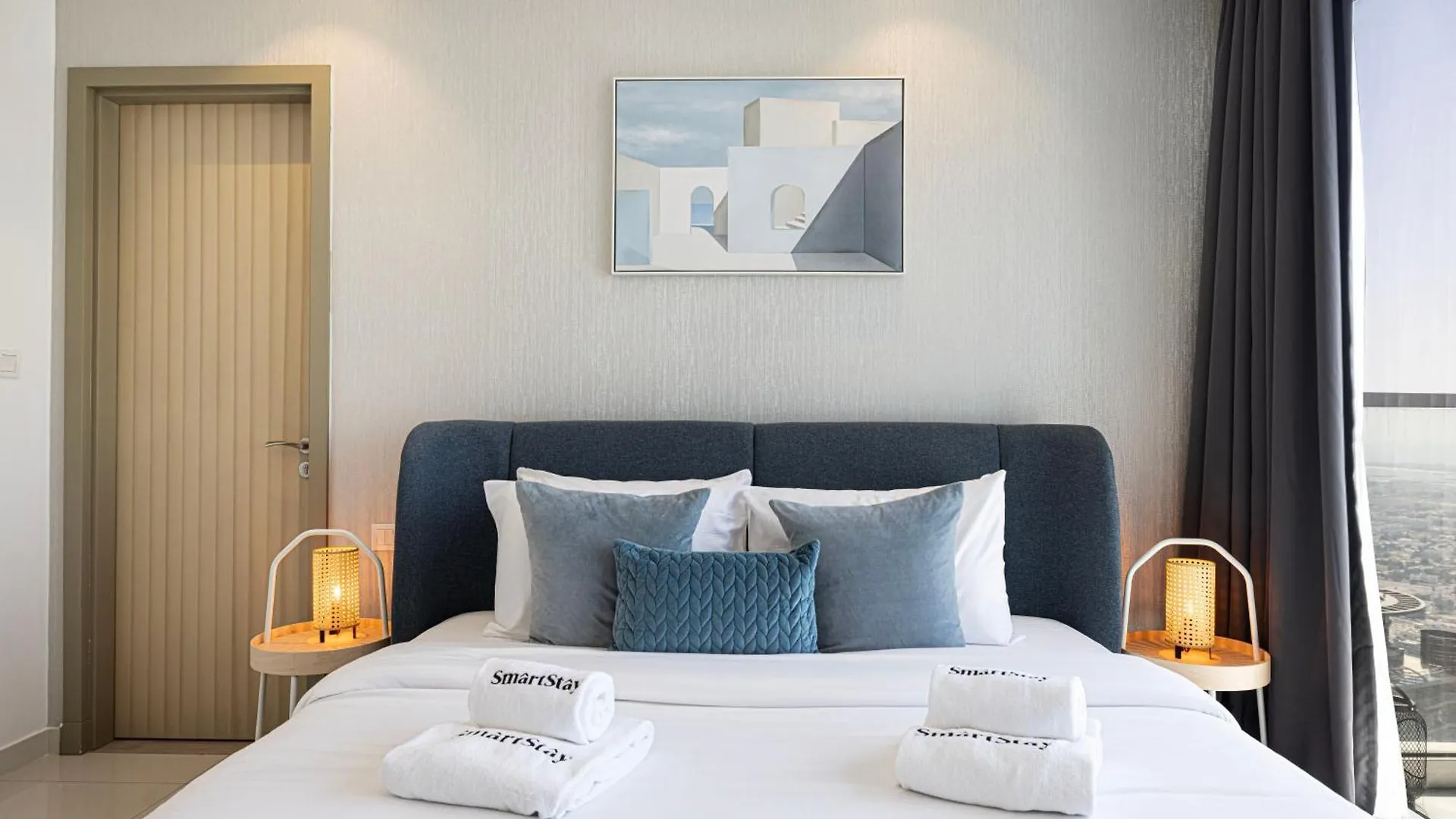 Smartstay At Paramount Tower - Sea And Downtown Views - Infinity Pool - Modern Luxury Residences Dubai 0*,  United Arab Emirates
