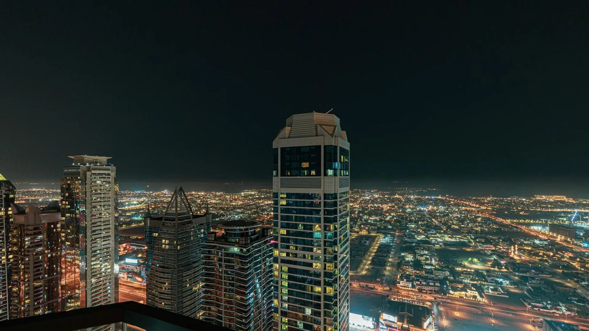 Smartstay At Paramount Tower - Sea And Downtown Views - Infinity Pool - Modern Luxury Residences Dubai