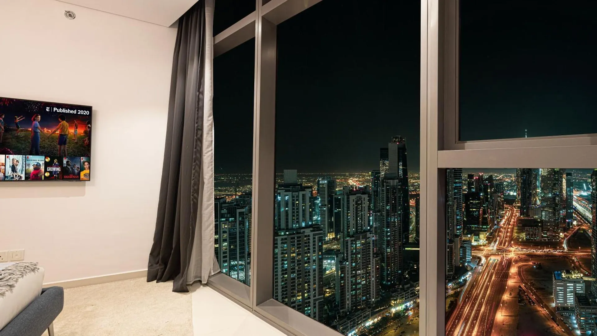 Smartstay At Paramount Tower - Sea And Downtown Views - Infinity Pool - Modern Luxury Residences Dubai 0*,  United Arab Emirates