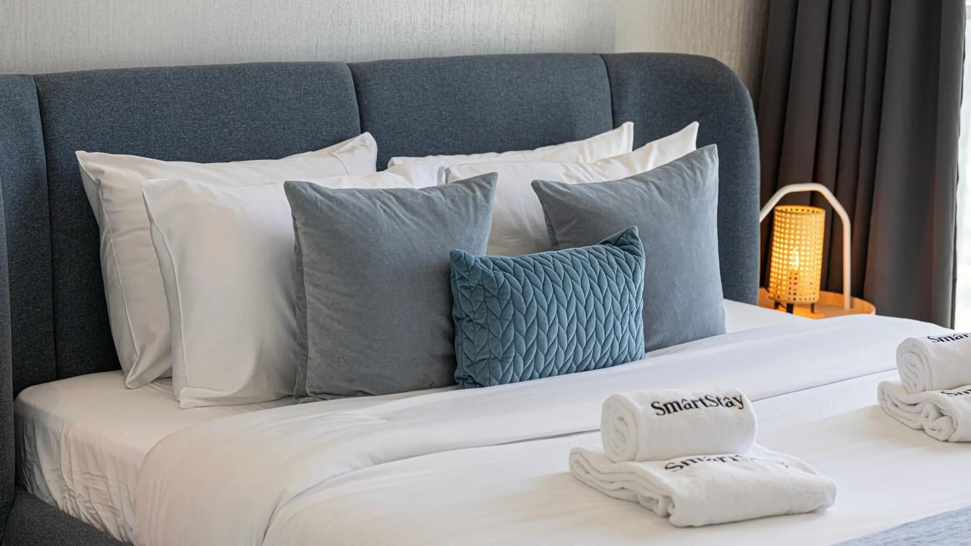 Smartstay At Paramount Tower - Sea And Downtown Views - Infinity Pool - Modern Luxury Residences Dubai Apartment
