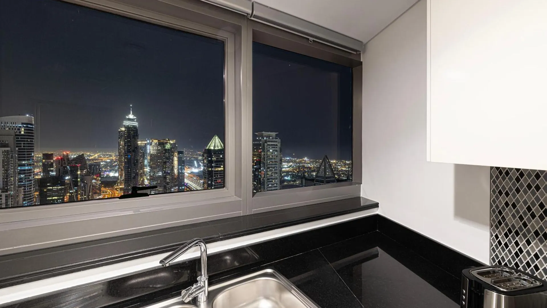 Smartstay At Paramount Tower - Sea And Downtown Views - Infinity Pool - Modern Luxury Residences Dubai